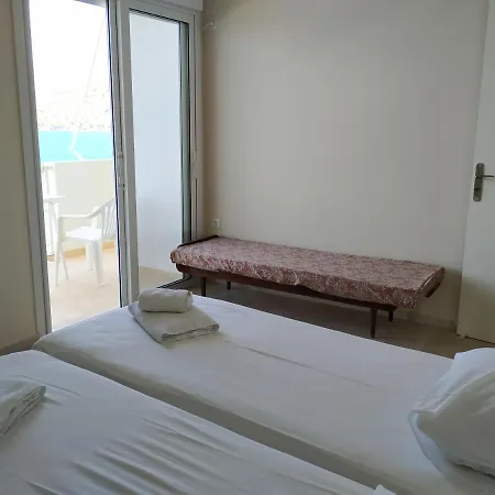 Iris Sunset Appartement *